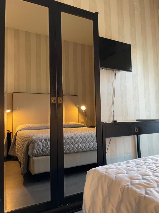 Vera Hotel 2*